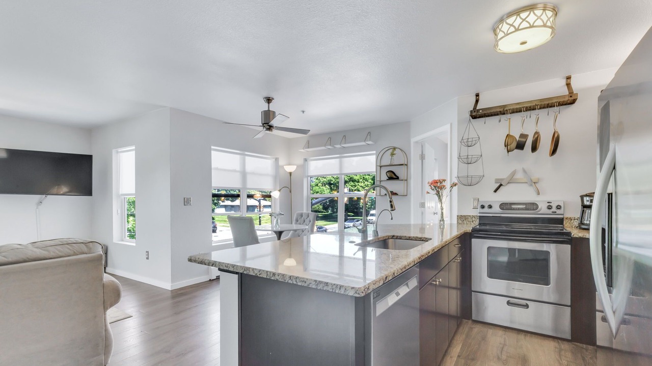 Photo of Kitchen in Glenwood Grove - North Iris