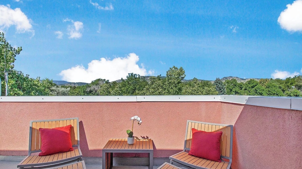 Photo of Patio Balcony in Glenwood Grove - North Iris