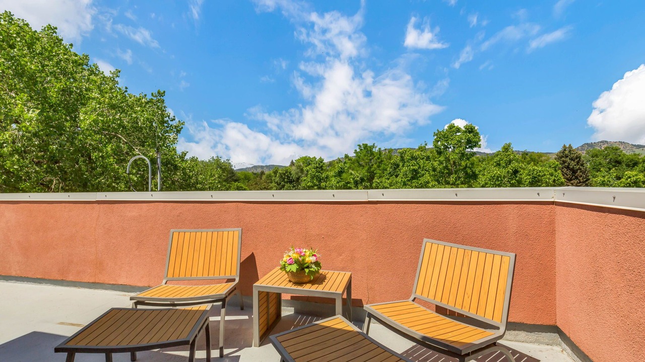 Photo of Patio Balcony in Glenwood Grove - North Iris