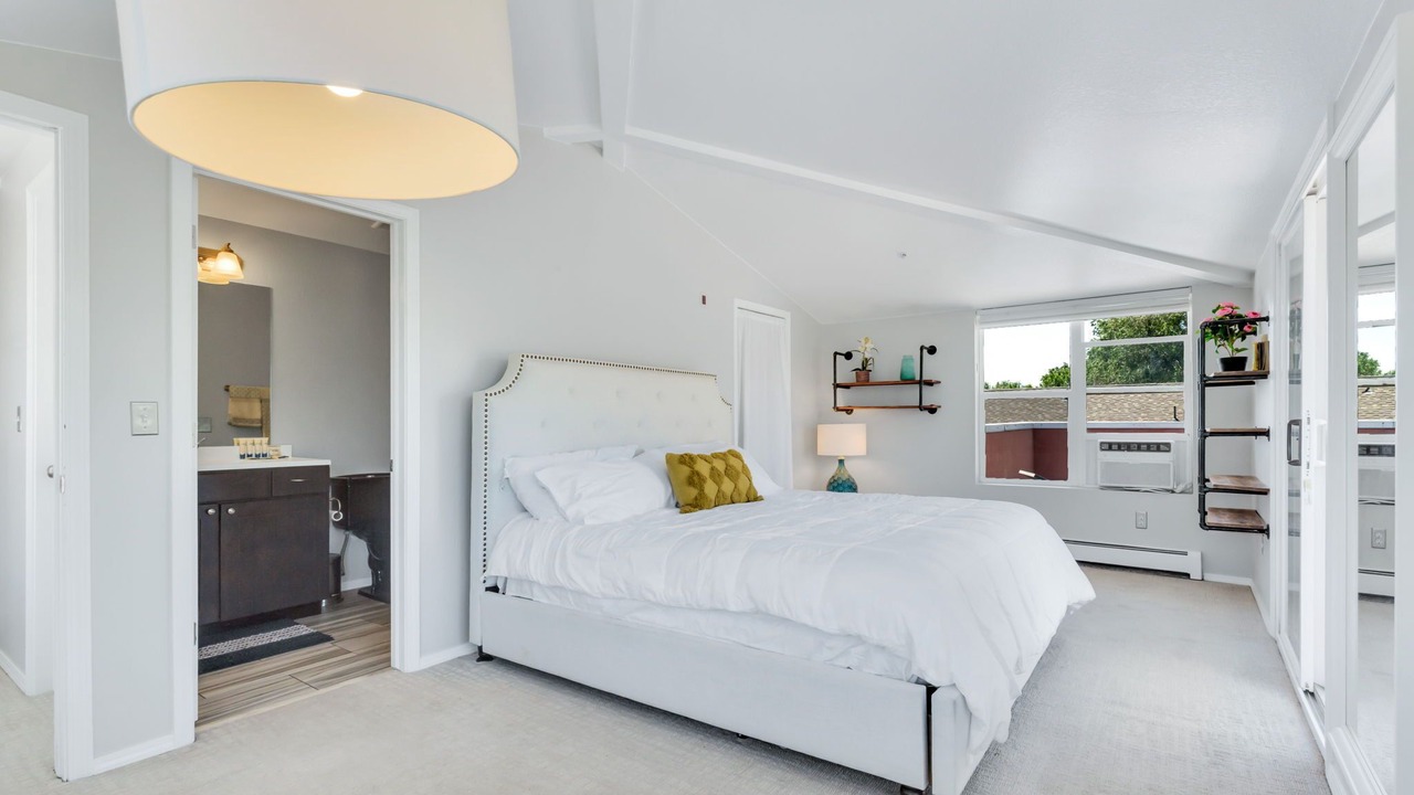 Photo of Bedroom in Glenwood Grove - North Iris