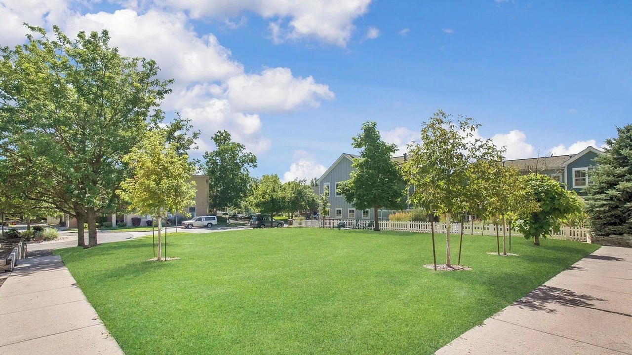 Photo of Outdoor in Glenwood Grove - North Iris
