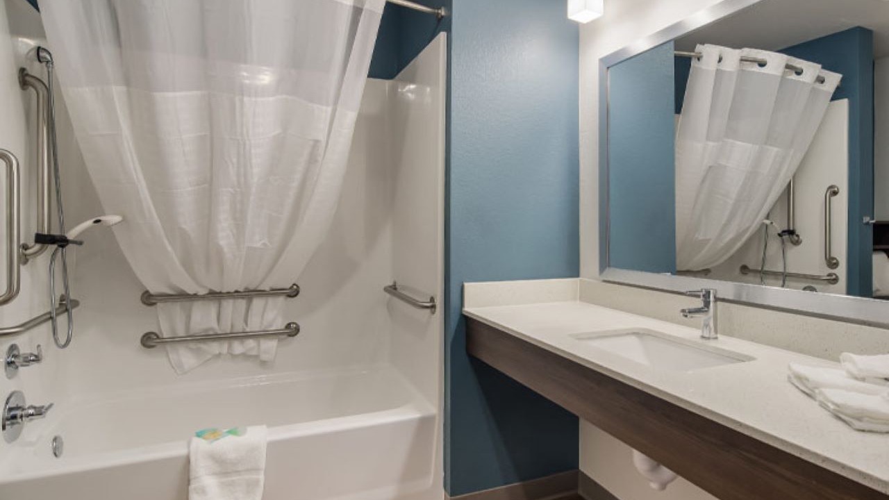 Photo of Bathroom in Dupont