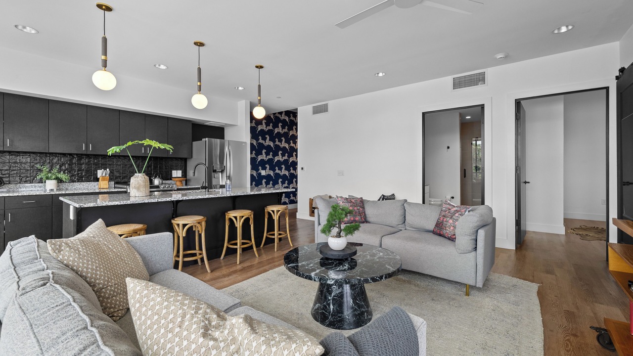 Photo of Livingroom in Woodland in Waverly