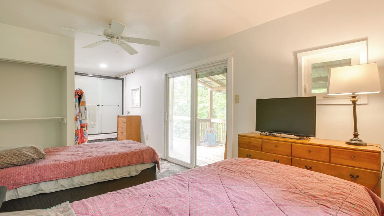 Photo of Bedroom in Glouster