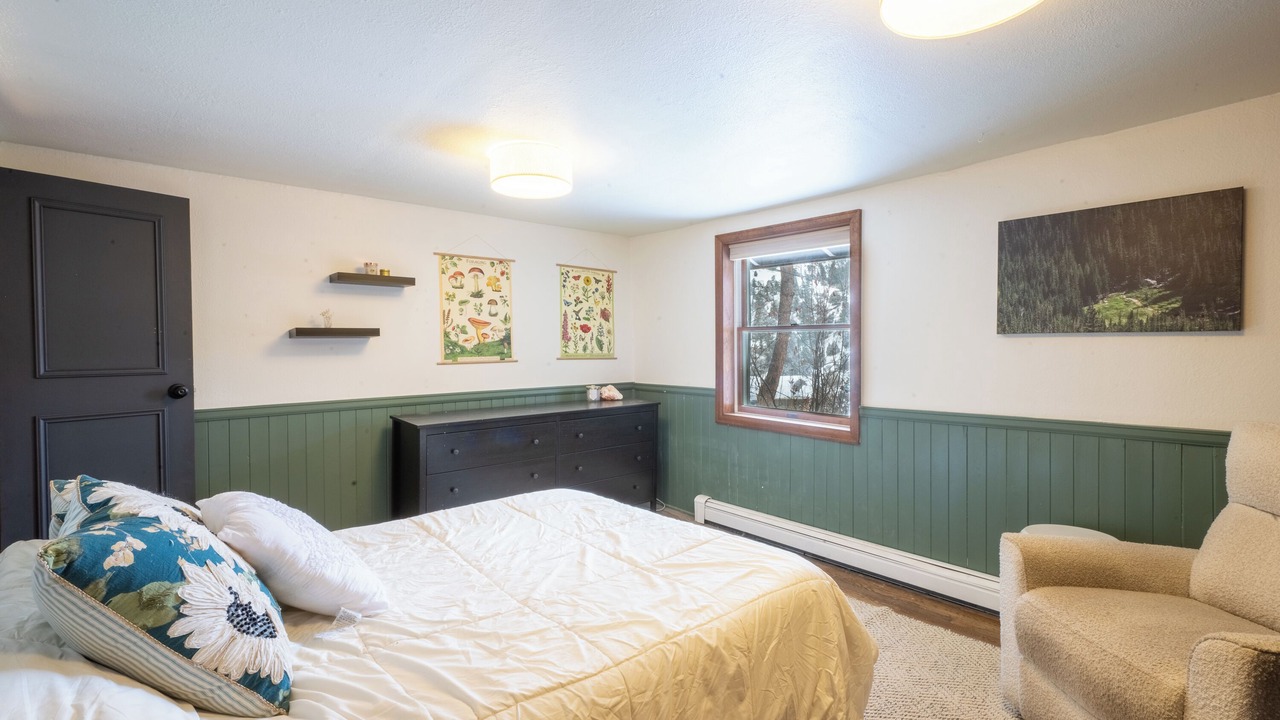 Photo of Bedroom in Golden