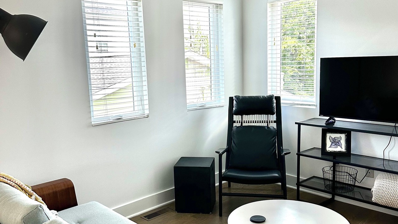 Photo of Livingroom in Chestnut Hill