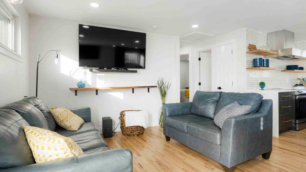 Photo of Livingroom in Aurora