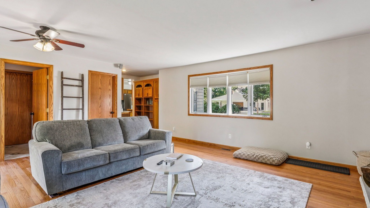 Photo of Livingroom in Tiffin
