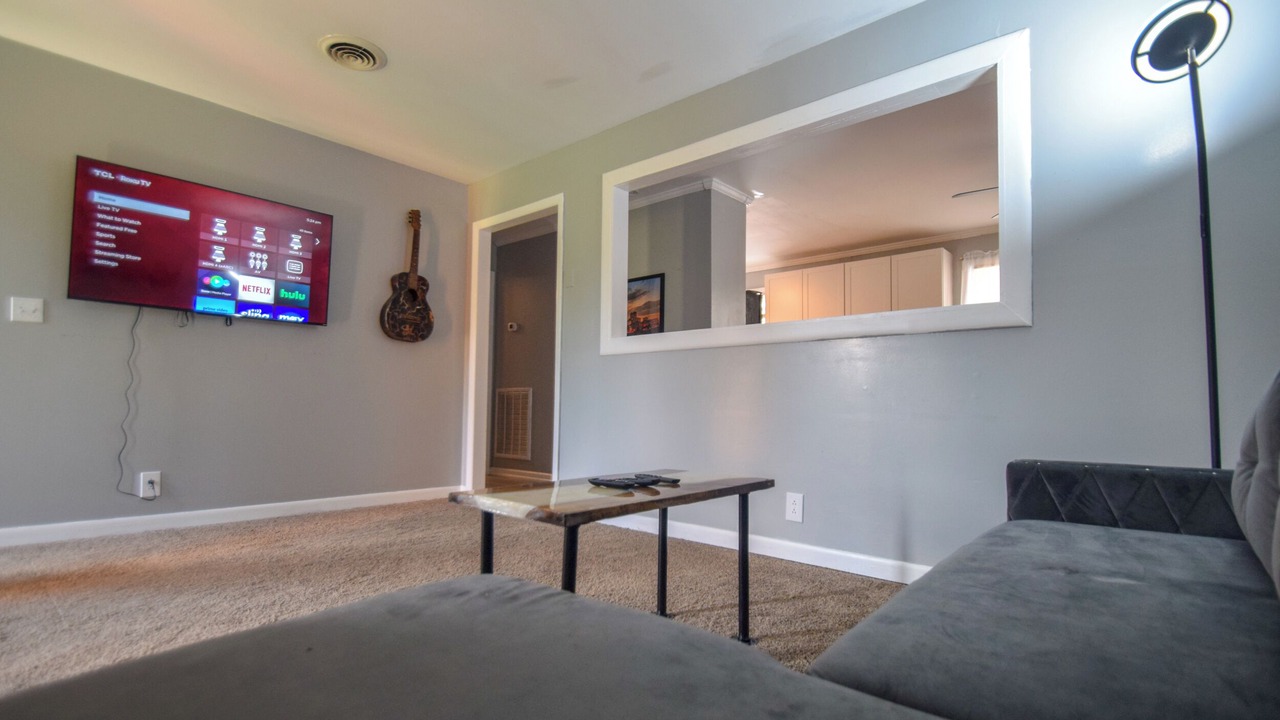 Photo of Livingroom in Charlotte Park