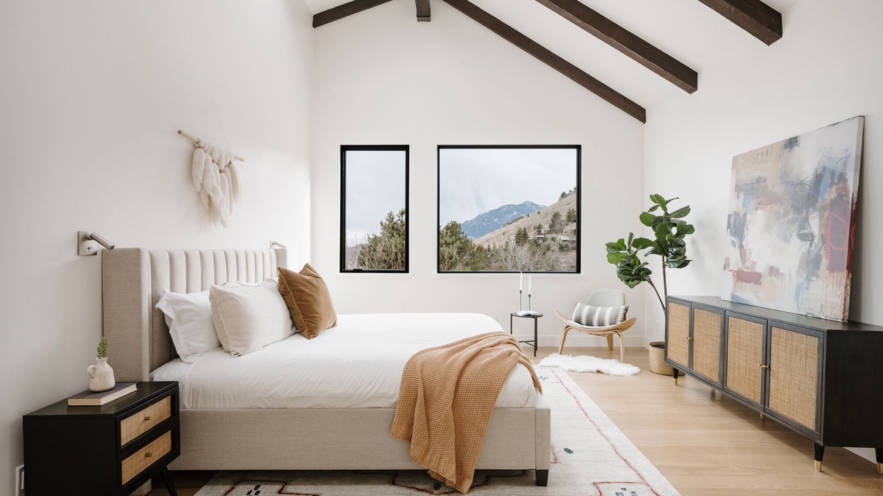 Photo of Bedroom in Wonderland Hills