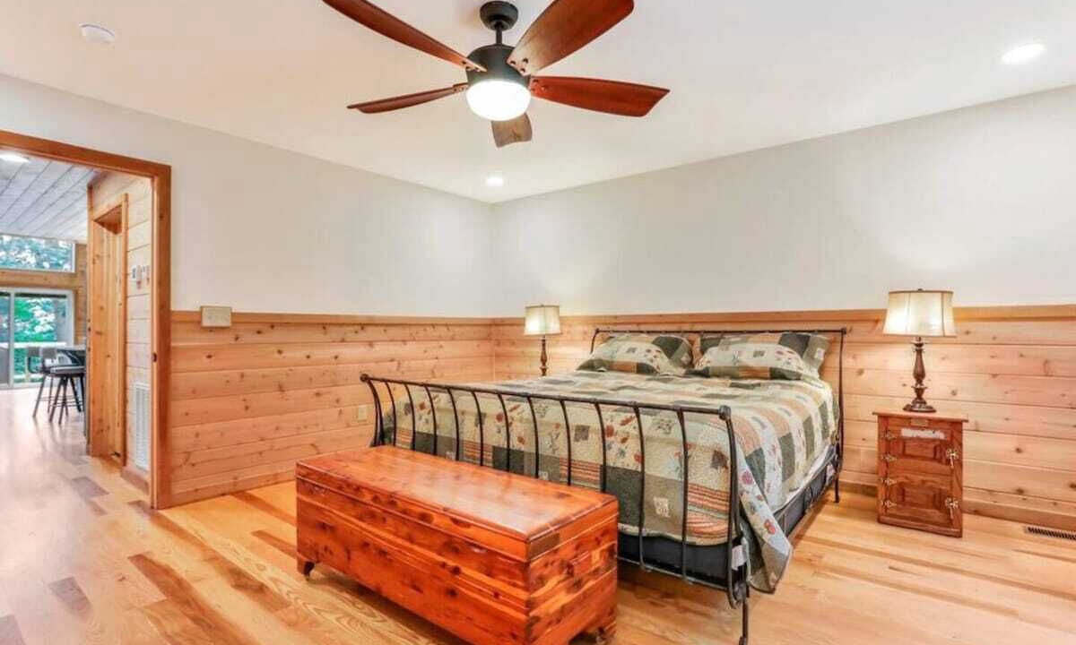 Photo of Bedroom in Berkeley Springs