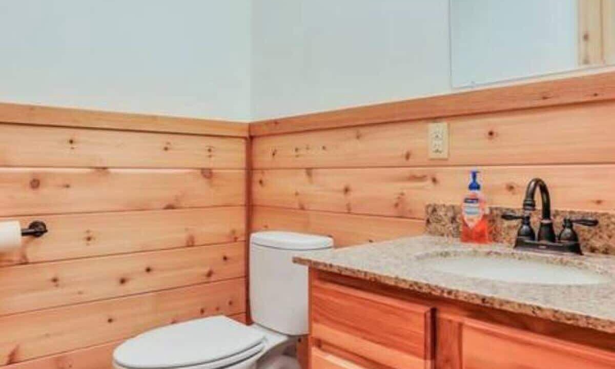Photo of Bathroom in Berkeley Springs