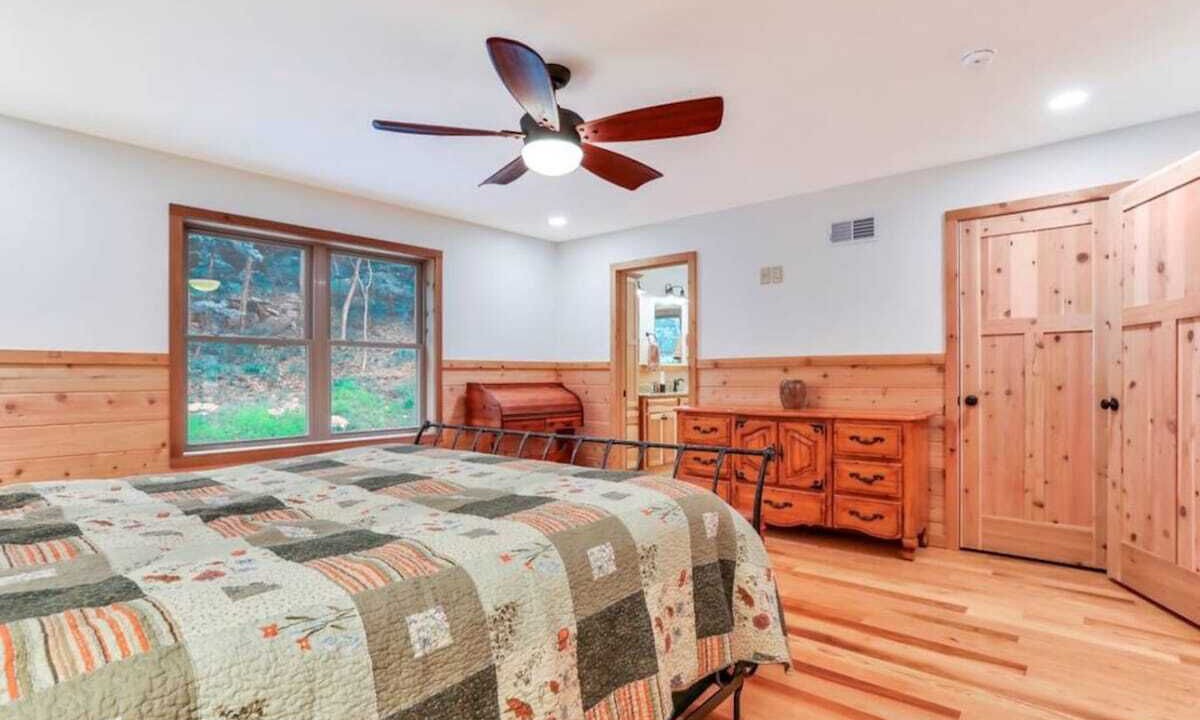 Photo of Bedroom in Berkeley Springs