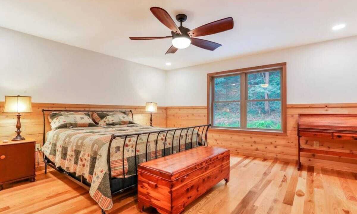 Photo of Bedroom in Berkeley Springs