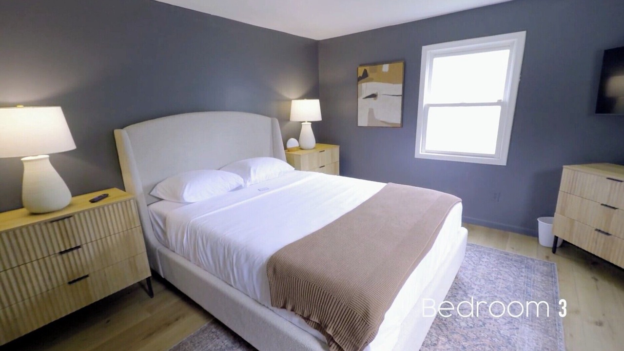 Photo of Bedroom in Madison-on-the-Lake