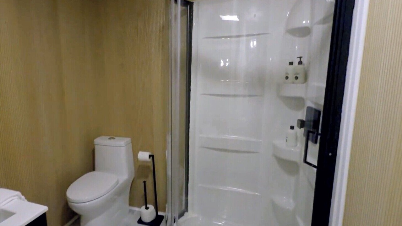 Photo of Bathroom in Madison-on-the-Lake