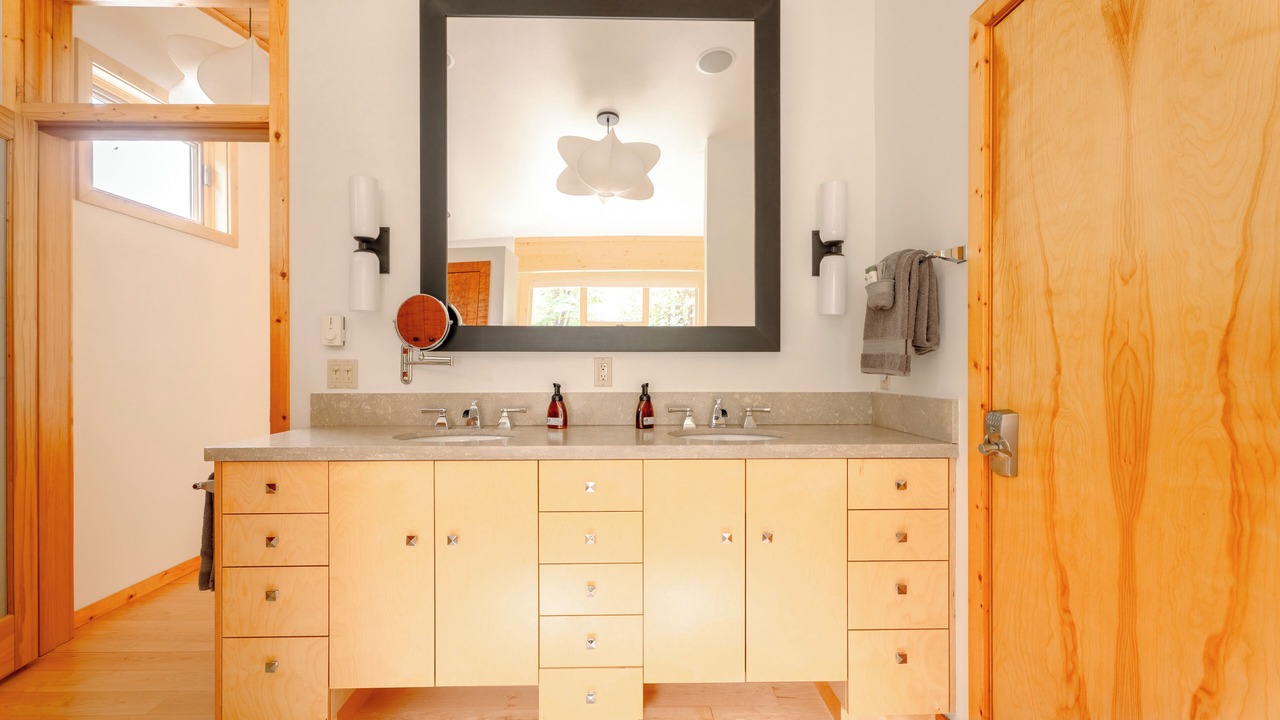 Photo of Bathroom in Gold Bar
