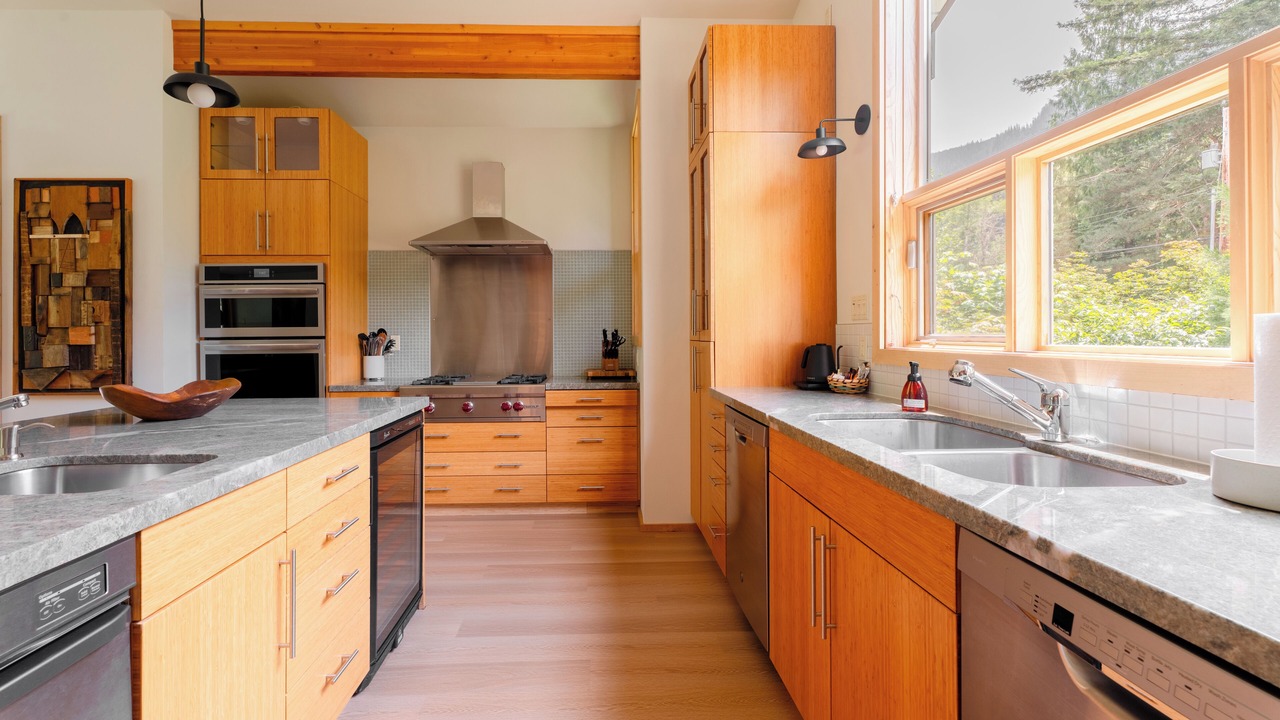 Photo of Kitchen in Gold Bar