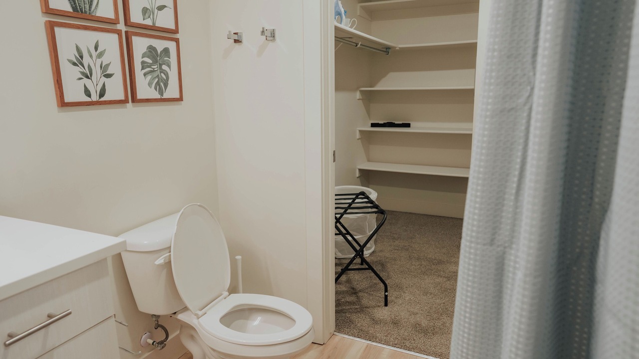 Photo of Bathroom in People's Freeway