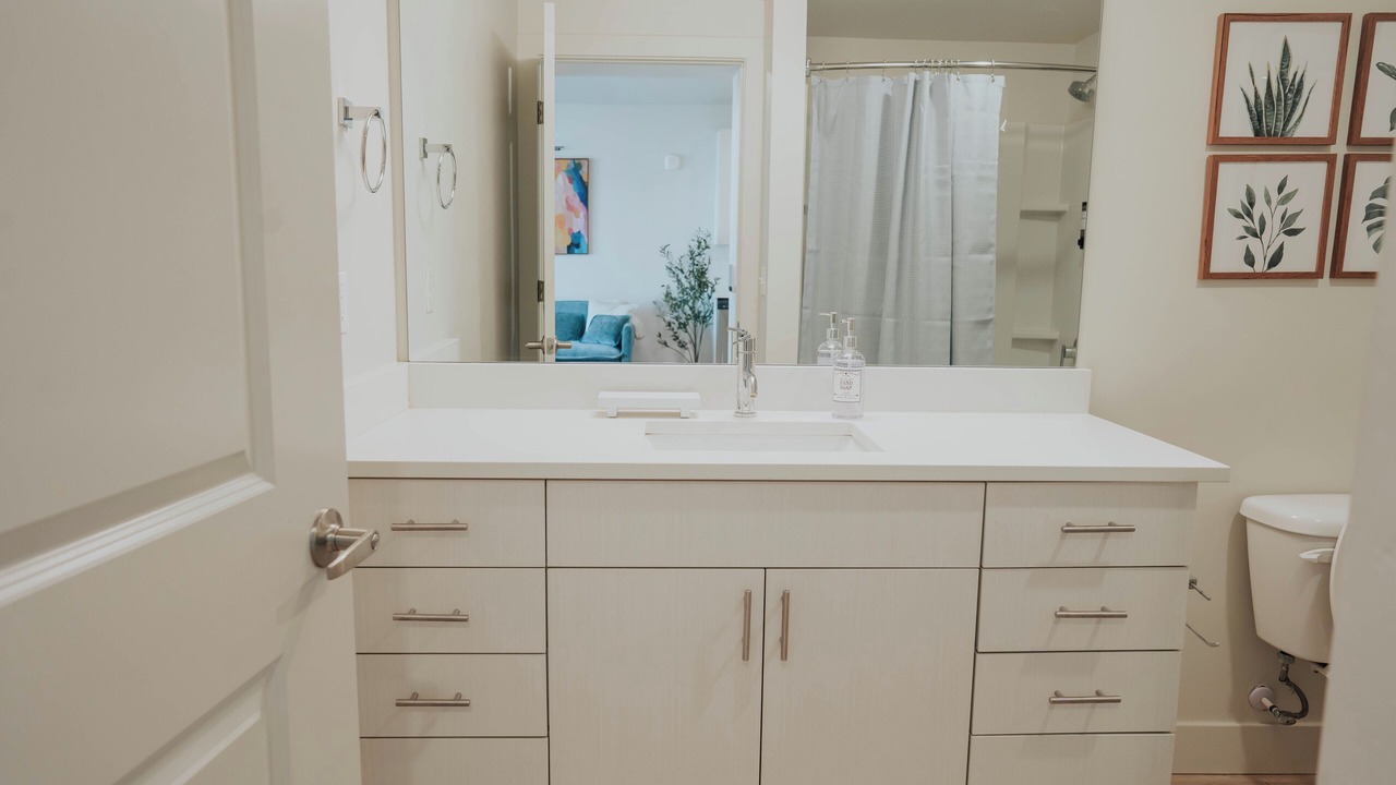 Photo of Bathroom in People's Freeway