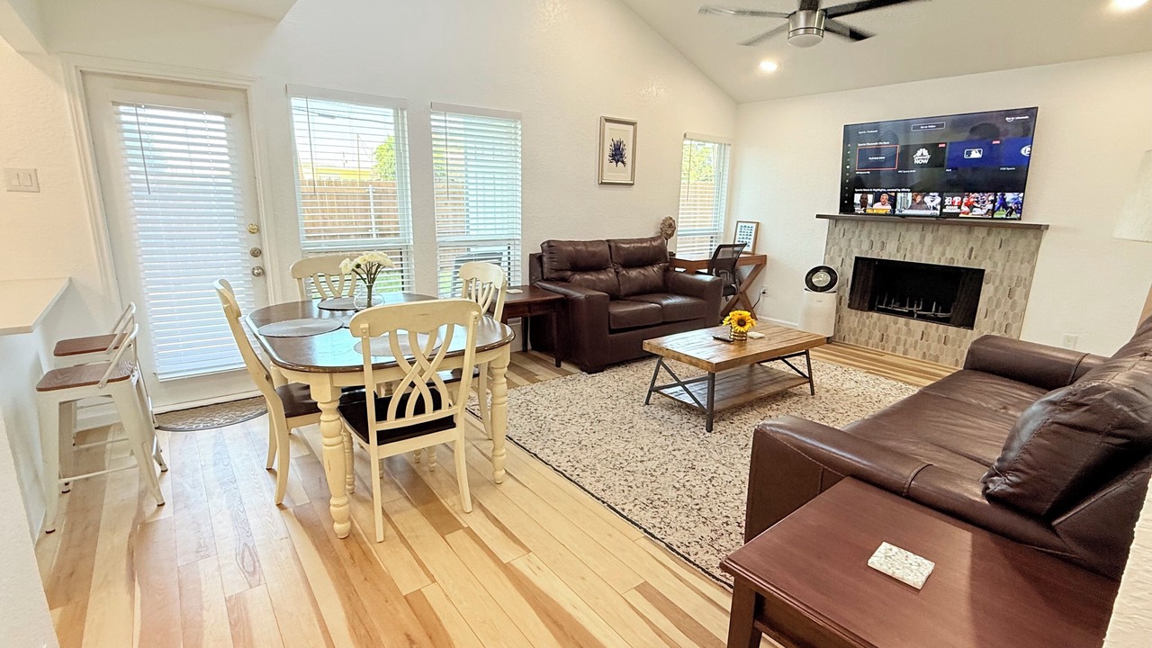 Photo of Livingroom in West Arlington