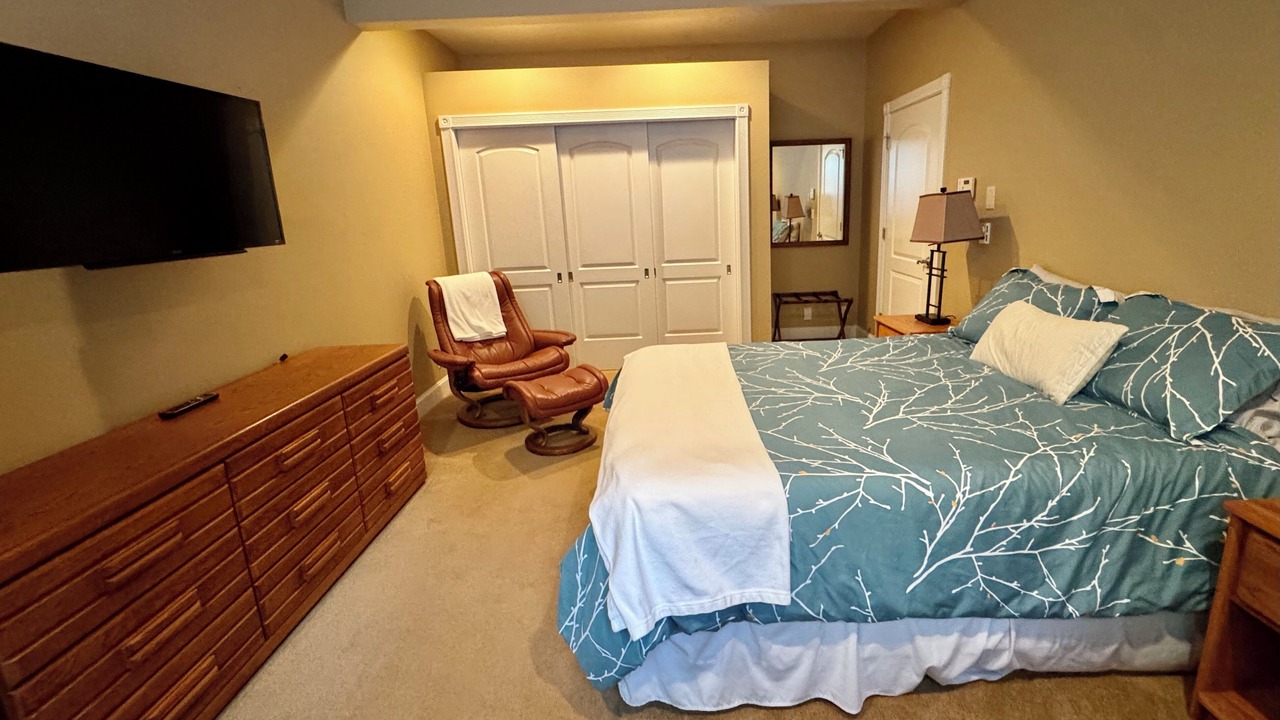 Photo of Bedroom in North Creek