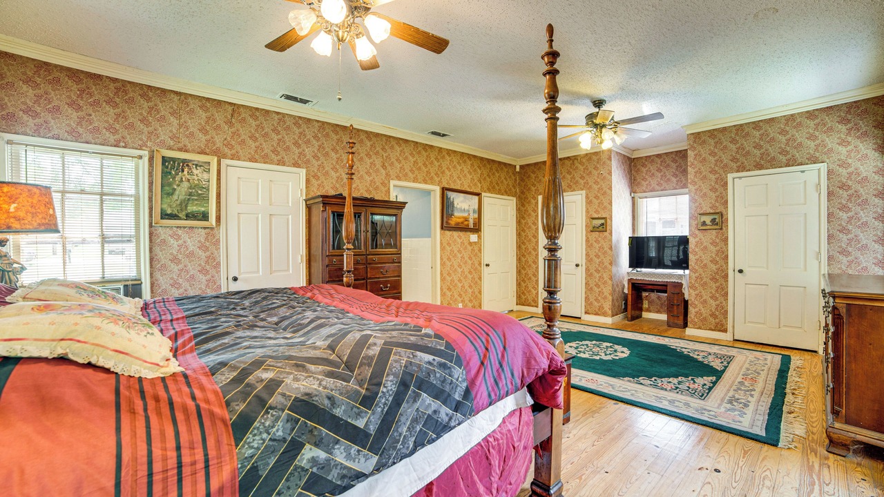 Photo of Bedroom in Flint