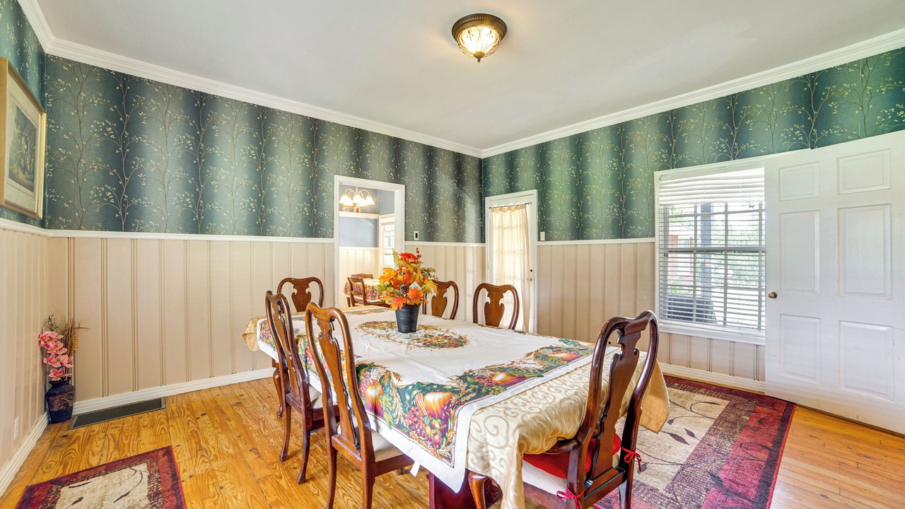Photo of Bedroom in Flint