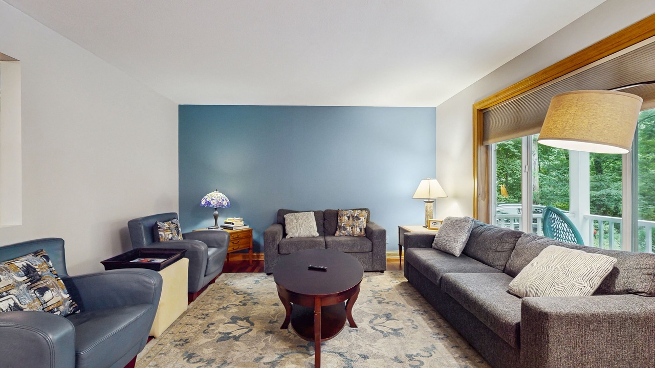 Photo of Livingroom in Shorewood-Tower Hills-Harbert