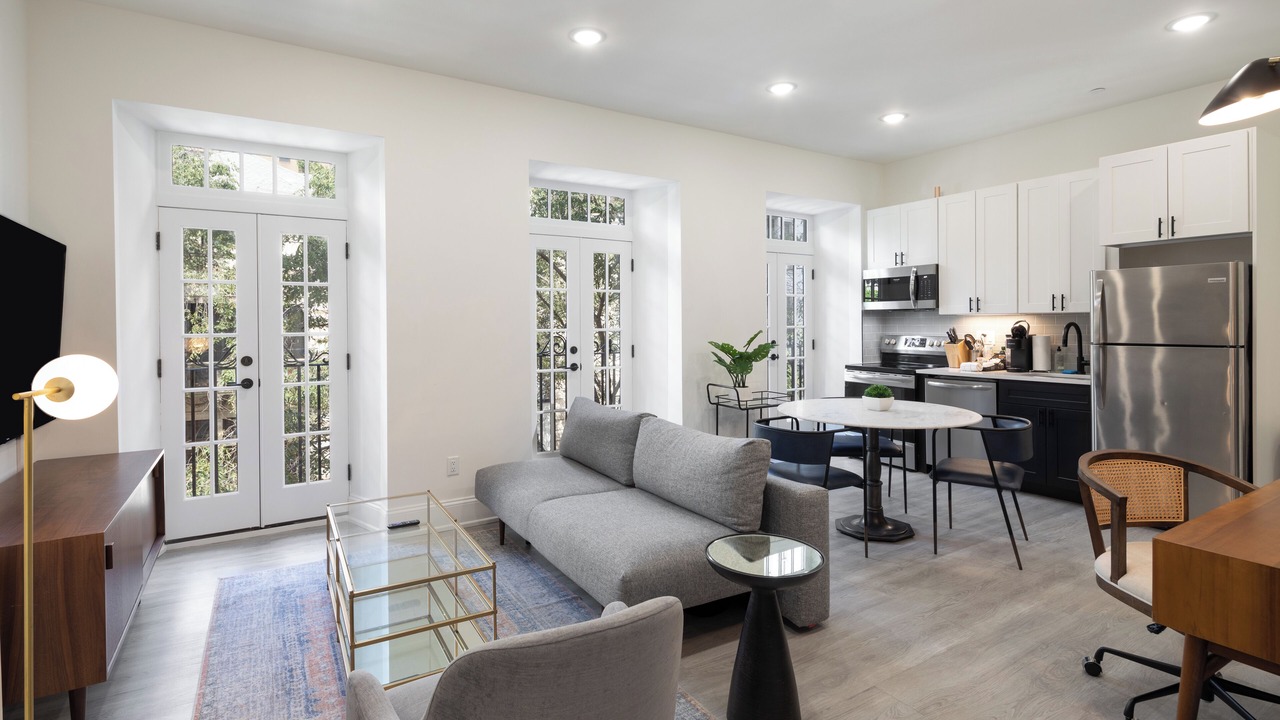 Photo of Livingroom in Rittenhouse Row
