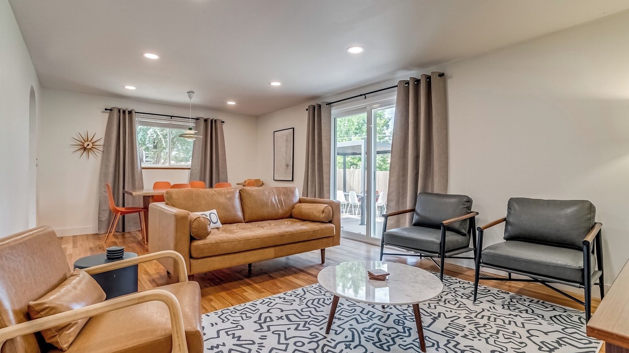 Photo of Livingroom in South Westminster