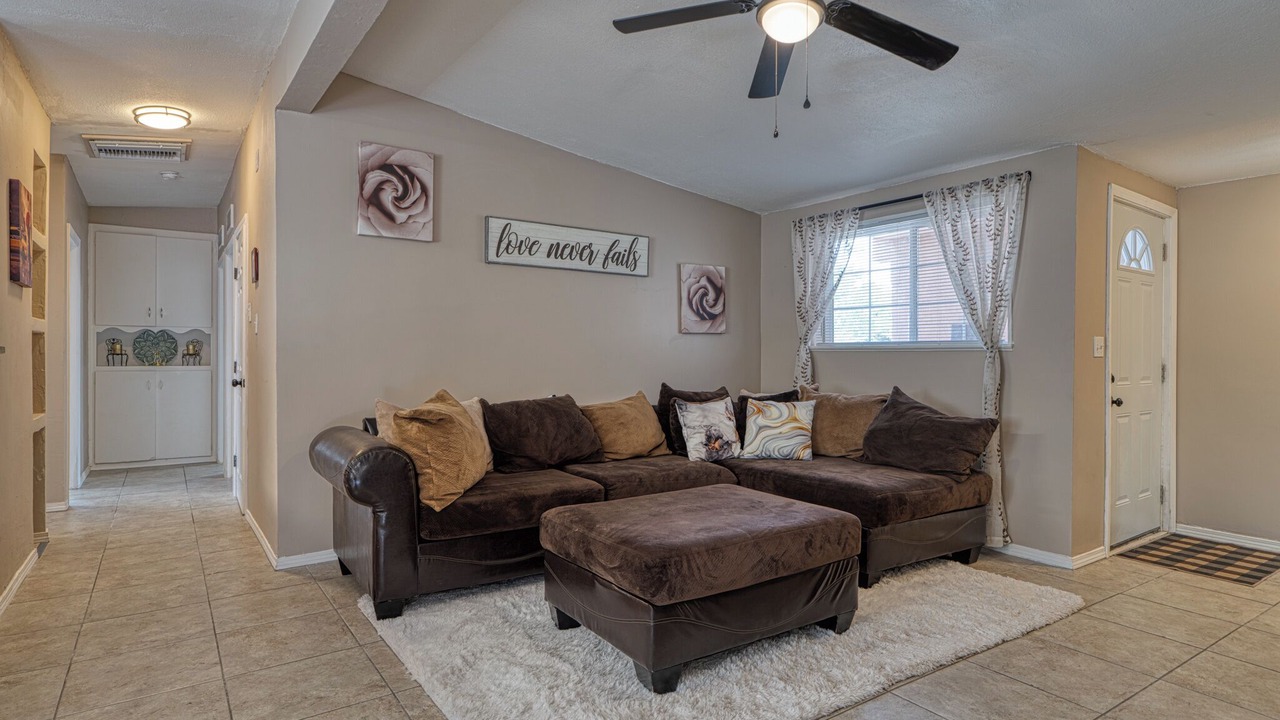 Photo of Livingroom in Northeast Heights