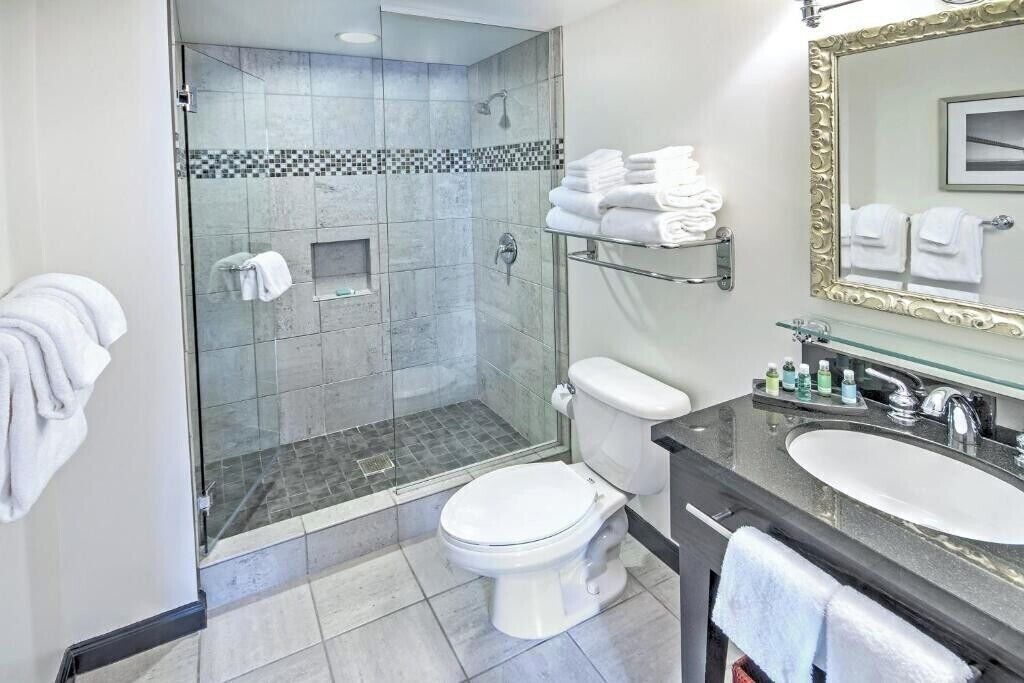 Photo of Bathroom in Lower Nob Hill