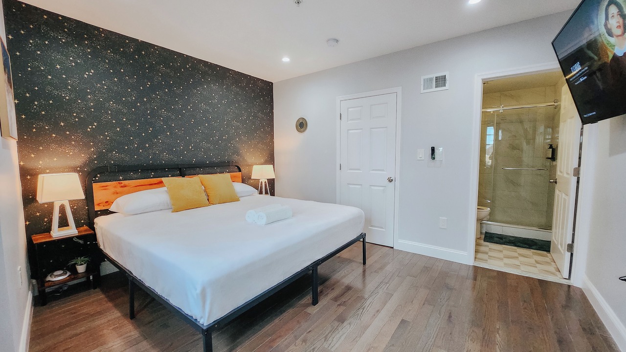 Photo of Bedroom in Center City