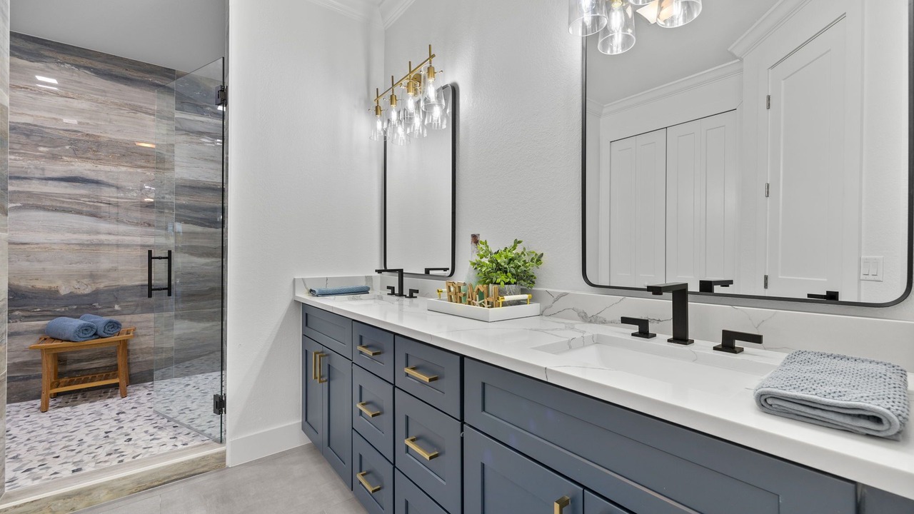 Photo of Bathroom in Pelican