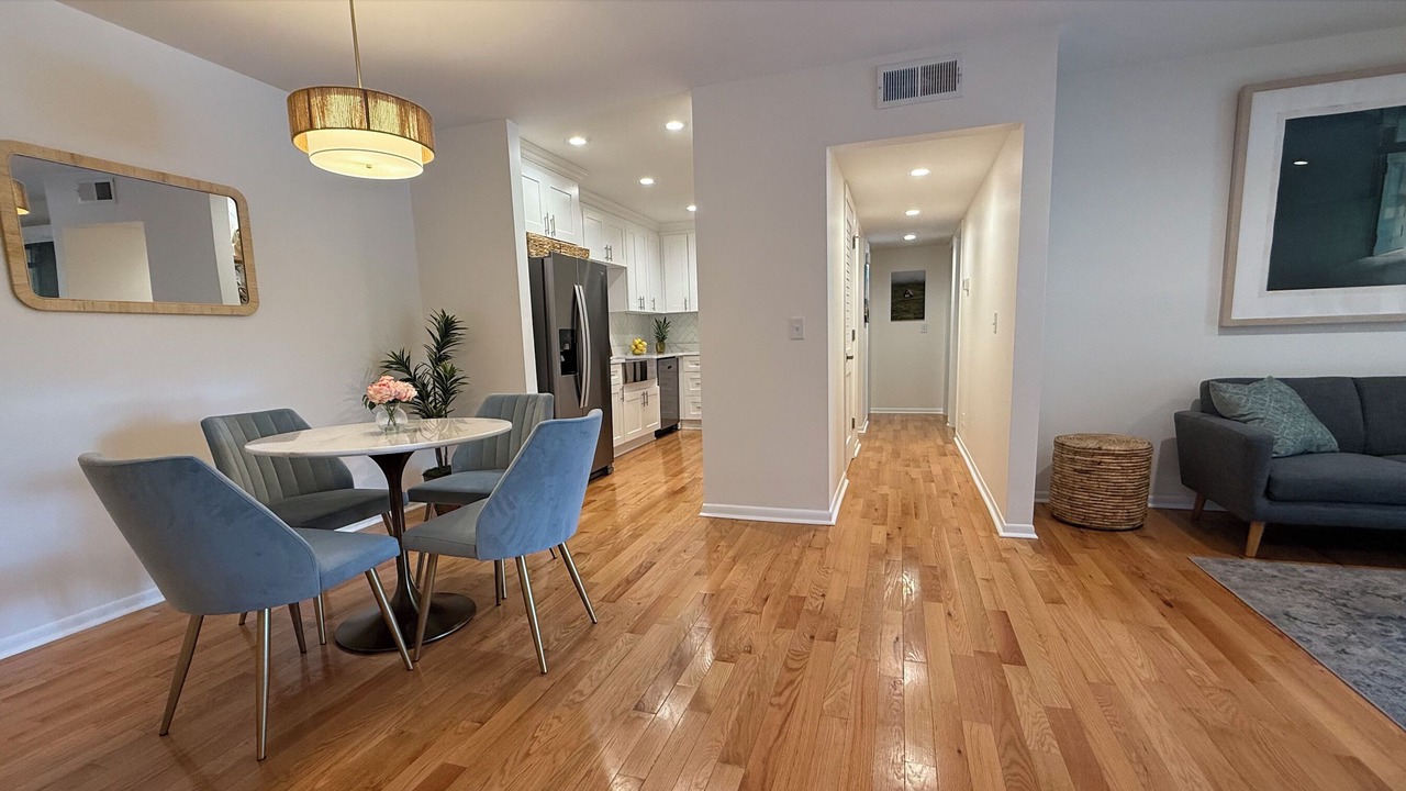 Photo of Livingroom in Charlotte Park