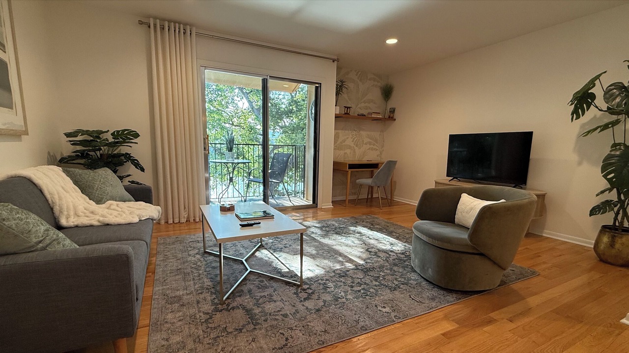 Photo of Livingroom in Charlotte Park