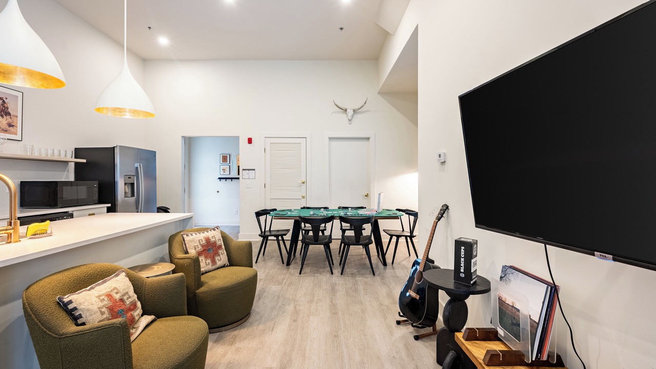 Photo of Bedroom in Five Points
