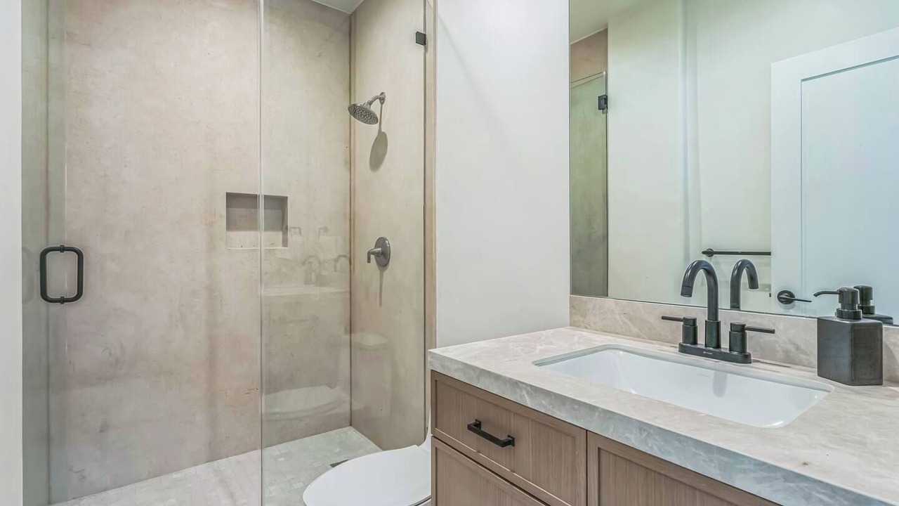 Photo of Bathroom in Downtown Los Angeles