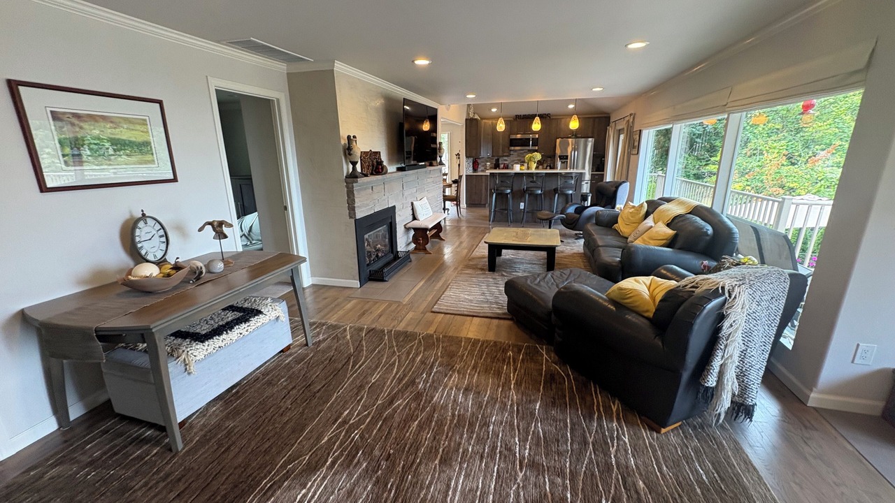 Photo of Livingroom in Mukilteo