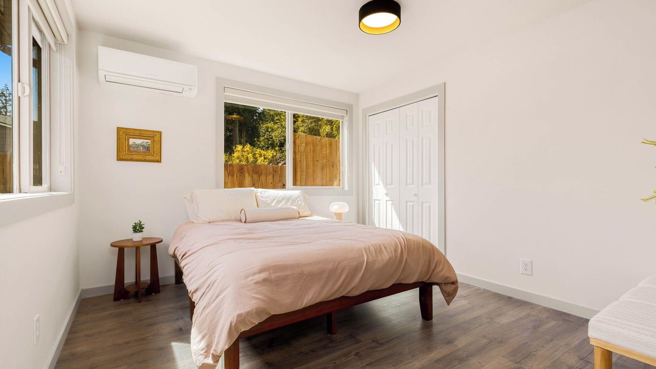 Photo of Bedroom in Mountlake Terrace