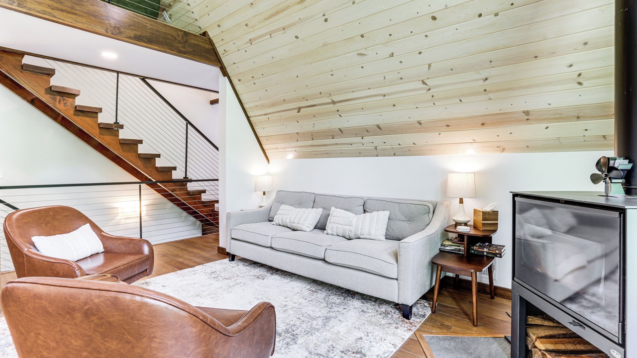 Photo of Livingroom in Alpine Lake