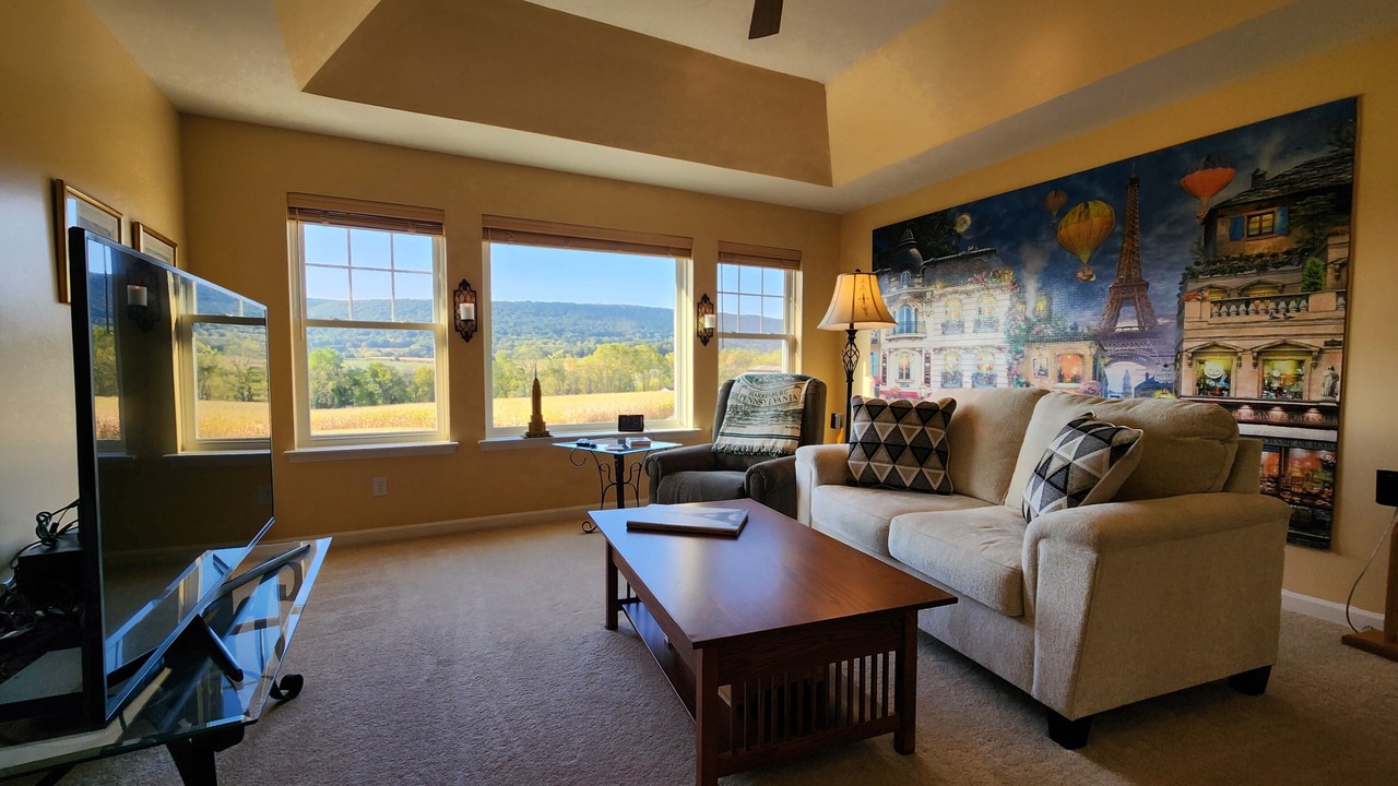 Photo of Livingroom in Boalsburg