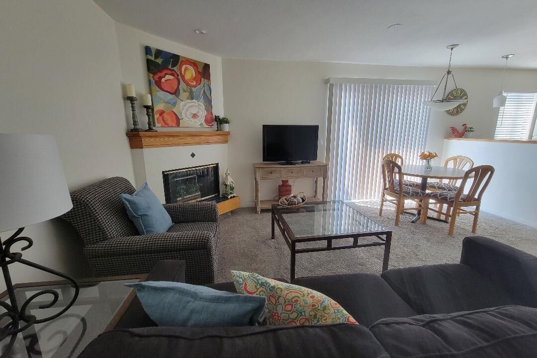 Photo of Livingroom in Englewood