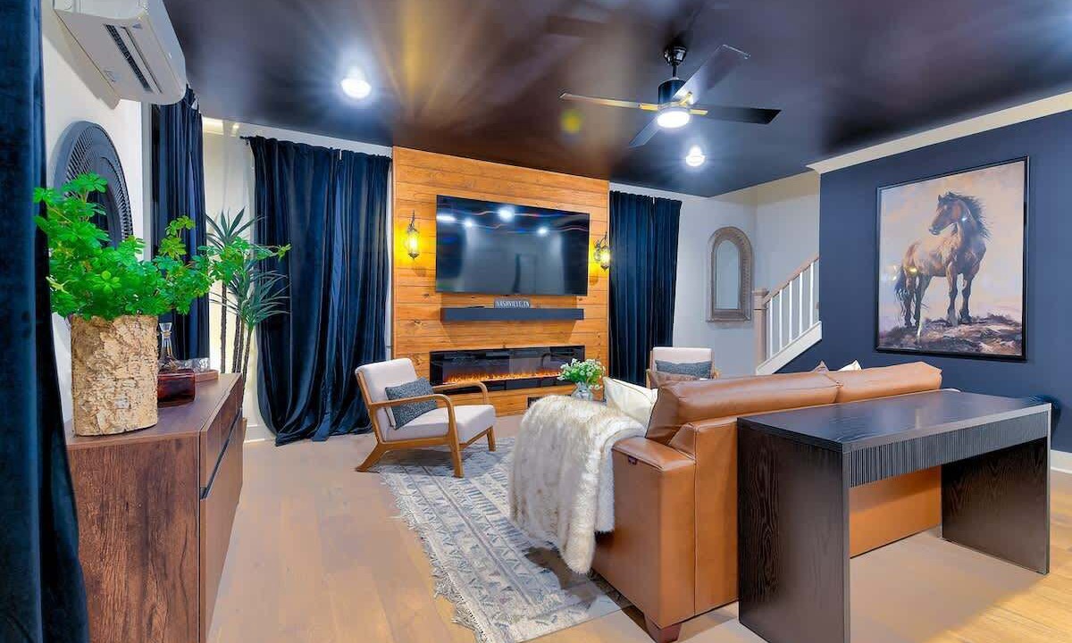 Photo of Livingroom in Talbot's Corner