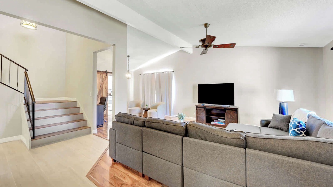 Photo of Livingroom in Green Valley North