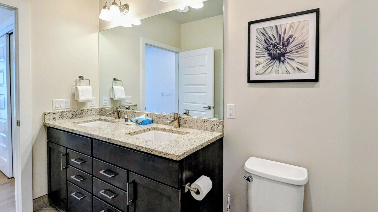 Photo of Bathroom in Lakeside Village