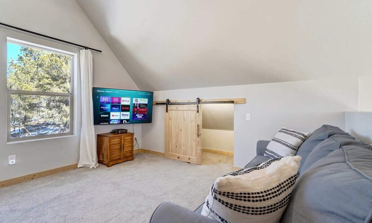 Photo of Livingroom in Rainbow Valley
