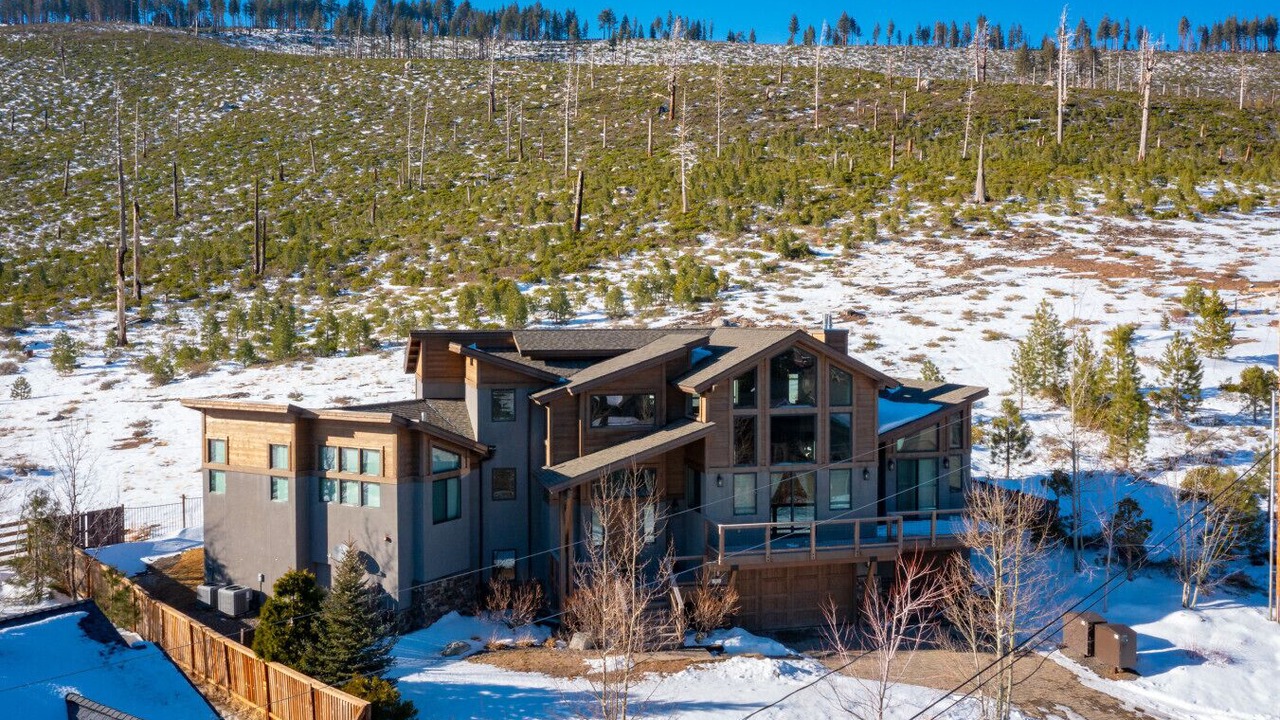 Photo of Outdoor in Mountain View Estates