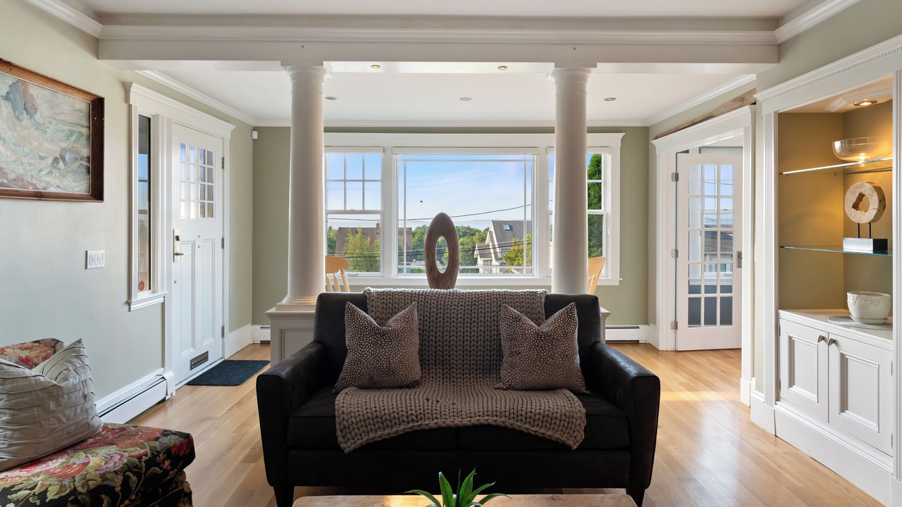 Photo of Livingroom in Swampscott